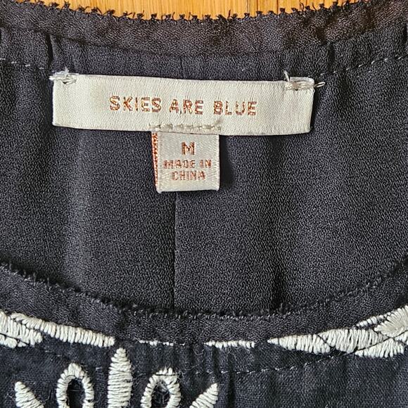 Skies Are Blue Top Womens M‎ Black White Embroidered Crochet Trim Boho Festival - Picture 2 of 12